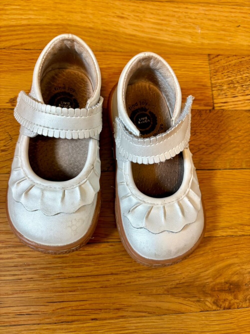 Livie & Luca White Pearl Ruche Size 6